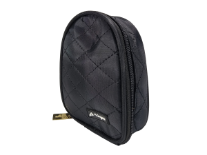 >> NECESSAIRE DE POLIÉSTER PRETA MATELASSÊ PORTA TRECO E ZÍPER METÁLICO - PARA VIAGEM - LE VANGEE - TAM: (10 X 12 X 3) CM - REF: 11410009