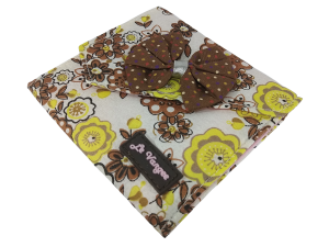 PORTA ABSORVENTE MARROM COM RENDA E 3 COMPARTIMENTOS - TAM: (11,00 X 9,00) CM -  REF:11410104-MR