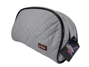 > NECESSAIRE MULTIFUNCIONAL NUDE MATELASSÊ DE POLIÉSTER FORMATO MEIA LUA CHATA - LE VANGEE - TAM: (20x13x5) CM - REF: 111520031 (EAN13:7899700503491)