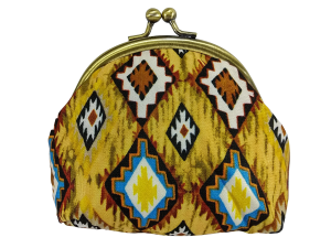 PORTA TRECO DE POLIÉSTER - FECHAMENTO POR FECHO - AMARELA ESTAMPADA - TAM: (10x8x6) CM - REF: 32330047 AM