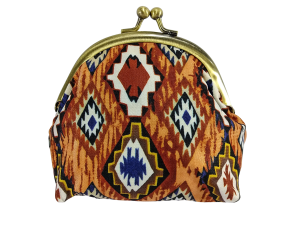 PORTA TRECO DE POLIÉSTER - FECHAMENTO POR FECHO - MARROM ESTAMPADA - TAM: (10x8x6) - REF: 32330047 MR